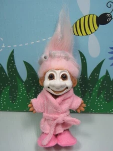 CREMA FRÍA DAMA CON ZAPATILLAS DE REPUESTO - MUÑECA TROLL RUSS 5 - Imagen 1 de 7