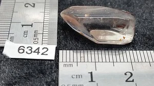 Natürliche Quarzspitze mit GEIST Stein Mineralien Lithotherapie Reiki - Bild 1 von 1