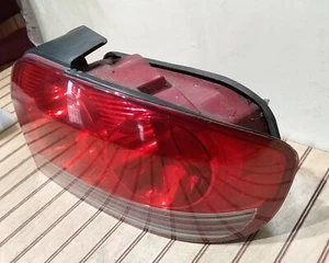 HYUNDAI ELANTRA HATCHBACK TAIL LIGHT PASSENGER SIDE OEM 2002-2005 - Picture 1 of 7