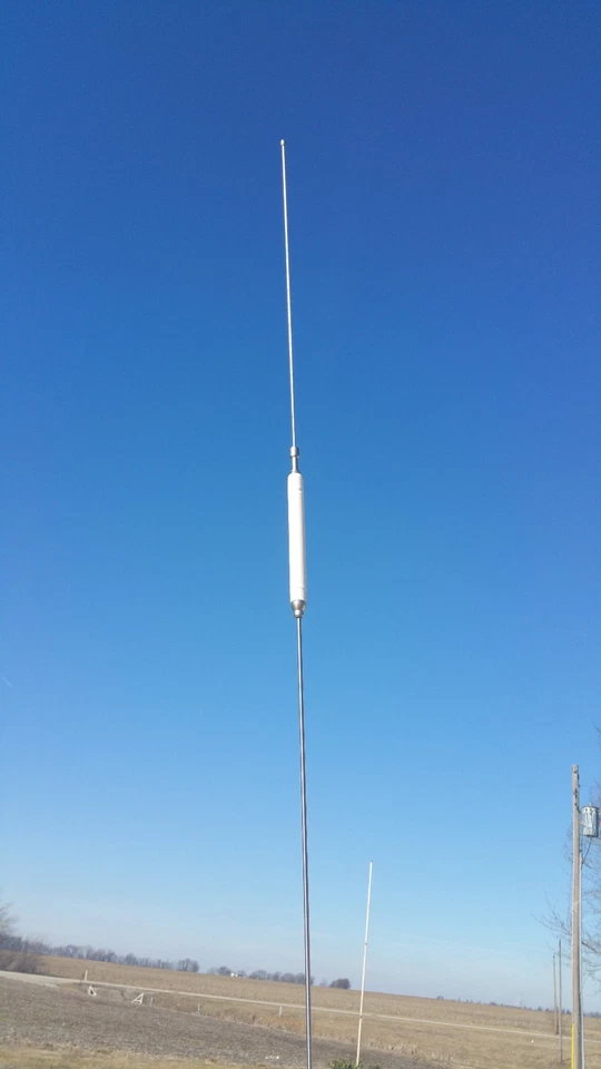 VINTAGE HUSTLER HQ-27 WHITE CENTER LOADED CB ANTENNA 55 INCHES LONG - Image 1 of 1