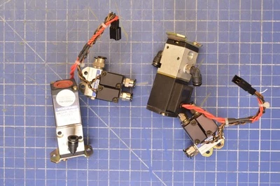 030E1,V100E1 (LOTE DE 2) / ELECTROVÁLVULA, VÁLVULA DE VACÍO / KOGANEI Foto 1 de 4