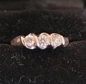 14K White Gold 3 Diamond Ring .50ct Size 8.5 - Picture 1 of 8