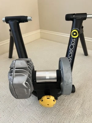 CycleOps Fluid2 室内训练器 — 第 1/4 张图片