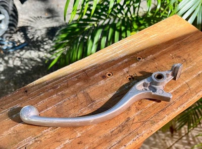 PALANCA DE FRENO DELANTERA DERECHA HONDA CB750 NIGHTHAWK GB500 CBR600F HURRICANE OEM Foto 1 de 4
