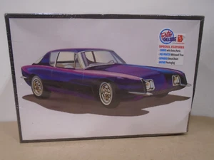 AMT #1312 SCALA 1/25 1963 STUDEBAKER AVANTI NUOVO IN SCATOLA DANNEGGIATA - Foto 1 di 11