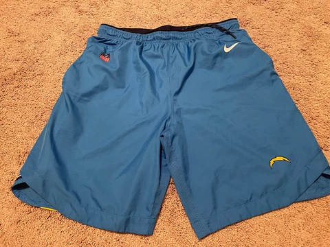 Nike Los Angeles Chargers Pockets DriFit Shorts Large OnField Team NFL Bolts Cover