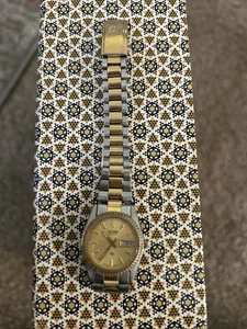 Reloj De Colección Seiko SQ Mujer Dorado Tono Plata Día Fecha Colección Vintage - Imagen 1 de 8
