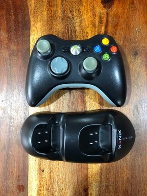 Controller Xbox 360 con batteria ricaricabile e dock - Immagine 1 di 4