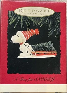 Hallmark Keepsake Ornament 1996 A Tree For Snoopy - New In Box! - Picture 1 of 2