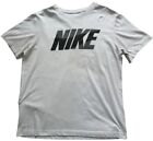 Nike Tee Shirt Mens Medium Crew Neck White Casual Pullover with Contrast Logo