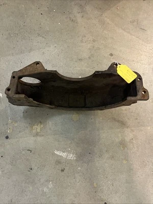 Carcasa campana inferior vintage Oldsmobile 303 324 serie 76 78 88 98 558709 Foto 1 de 4