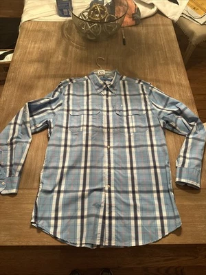 Southern Tide Shark Research Performance Vented Fishing Shirt L - Image 1 of 4