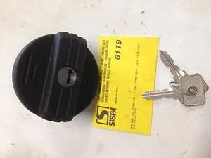 6119 TAPPO CARBURANTE C/CHIAVE FORD GRANADA OPEL FRONTERA VOLVO 140 160 240 260 - Picture 1 of 1