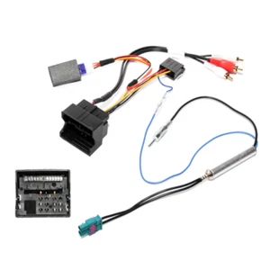 ISO Radio Adapter für Audi A3 8P 8PL Quadlock kann Bose Amp Cinch zünden - Bild 1 von 1