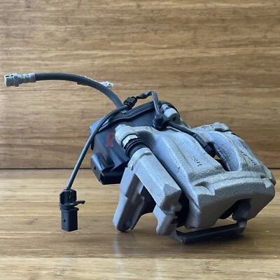 Conjunto de pinza de freno trasera derecha Audi A5 Cabriolet 2018-2023 OEM Foto 1 de 4