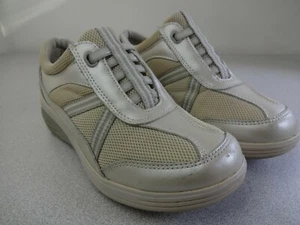 Get Fit by GRASSHOPPERS Sz 5.5M Performance Platforms Slip On Shoes Champage EUC - Picture 1 of 9