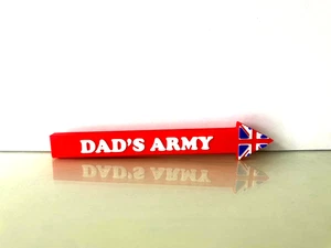 Dads Army Logo 1968 Sitcom 9 Seasons World War II George Mainwaring Bank Manager - Foto 1 di 1