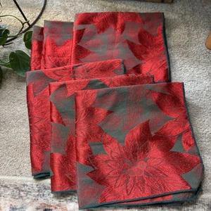 Christmas Poinsettia Cloth Napkins Set Of 6 Holiday Table Decor No. Tags Removed - Picture 1 of 9