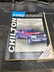 FORD Pick-ups and Bronco 1987-96 Repair Manual by Chilton's  - (8136) 26664 Used - Bild 1 von 8