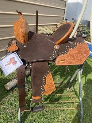 15"  Double T dark suede Western barrel saddle w/tooled leather, semi bars - Image 1 of 4