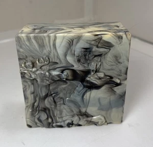 VINTAGE - HICKOK - PLASTIC DECO JEWELRY BOX - GREY MARBLE WITH DEER. - Picture 1 of 10