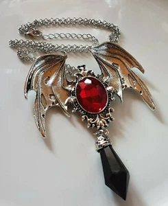 GOTHIC HALSKETTE COLLIER XXL FLEDERMAUS STRASS ROT SCHWARZER TROPFEN - Bild 1 von 2