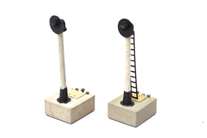 OO Gauge Model Railway 2x Trix TTR Electric Light Signals F1 - Picture 1 of 17