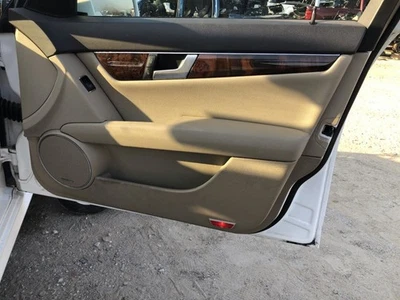 2014 MERCEDES BENZ C250  Front Door Trim Panel 964739 Foto 1 de 4