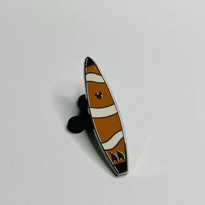 Disney Hidden Mickey Finding Nemo Surfboard 4 of 5 DLR Trading Pin 2018 - Picture 1 of 2