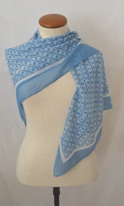 CALVIN KLEIN 36" Square Blue White Chain Print Scarf - Picture 1 of 6