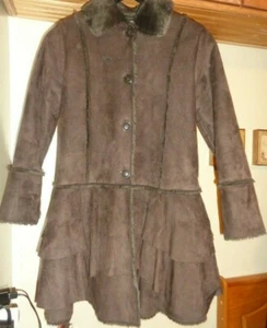 ABRIGO AMERICANO WIDGEON MARRÓN IMITACIÓN GAMUZA CON VOLANTES DOBLADILLO NUEVO TALLA 8 - Imagen 1 de 10