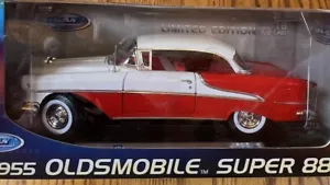 55 1955 Oldsmobile Super 88 2 porte hardtop Welly pressofuso scala 1/18 ROSSO - Foto 1 di 7