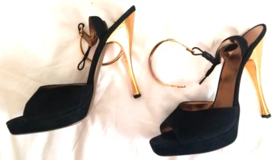 Donna Karan Tacón Negro Gamuza y Oro con Cierre Tobillo Dorado Talla 41 Foto 1 de 4