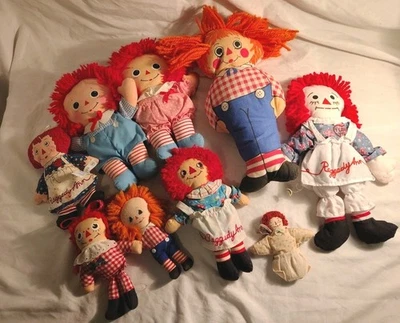 9 Vintages Raggedy Ann and Andy 娃娃 20 世纪 60 年代 - 90 年代混合风格和尺寸 6-12  — 第 1/4 张图片