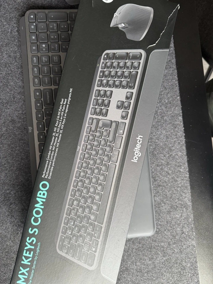 Logitech MX Keys S Combo Graphite (Qwerty) - Image 1 of 4