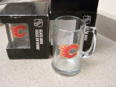 2- CALGARY FLAMES HEAVY GLASS BEER MUGS - new Cover