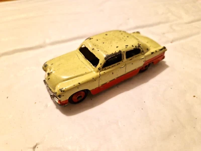 VINTAGE 1950'S DINKY TOYS 170 FORD SEDAN RED/CREAM CAR DIECAST MODEL - Image 1 of 3