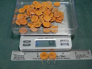 Condensadores de disco de cerámica Circle D 150pf NPO Cantidad 50 Muestra de lote antiguo = 143pf - Imagen 1 de 4