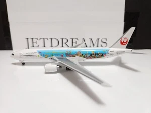 1/400 JAL JAPAN AIRLINES BOEING 777-200 DISNEY TOKYO 30 YEARS JA8985 PHOENIX - Picture 1 of 7