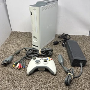 Xbox 360 20GB Console Bundle Lot With Controller Tested - Picture 1 of 12