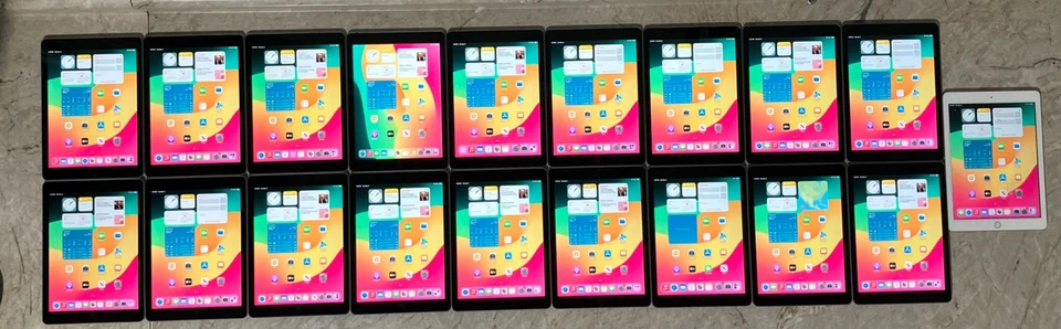 Apple iPad 6th Gen A1893 32GB WiFi Only Gray 9.7" Lot 19 Issues - Image 1 of 4