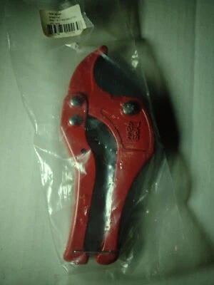 PVC PIPE  CUTTER RATCHETING TYPE CUTS UP TO 1"  RATCHET HAND CUT* - Image 1 of 2