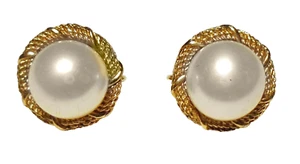 Vintage CHRISTIAN DIOR Twist Bezel 5/8" Simulated PEARL EARRINGS - Picture 1 of 3