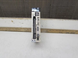 YASKAWA SERVOPACK SGDV-R70A11A 200V 50W XLNT GEBRAUCHT ZUM MITNEHMEN ANGEBOT MACHEN!! - Bild 1 von 5