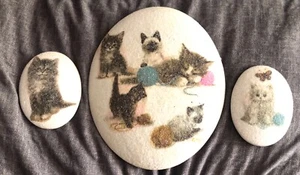 Set of 3 Vintage KITTENS CATS Decoupage Plaster Wall Decor w/ Glittery Finish - Picture 1 of 11
