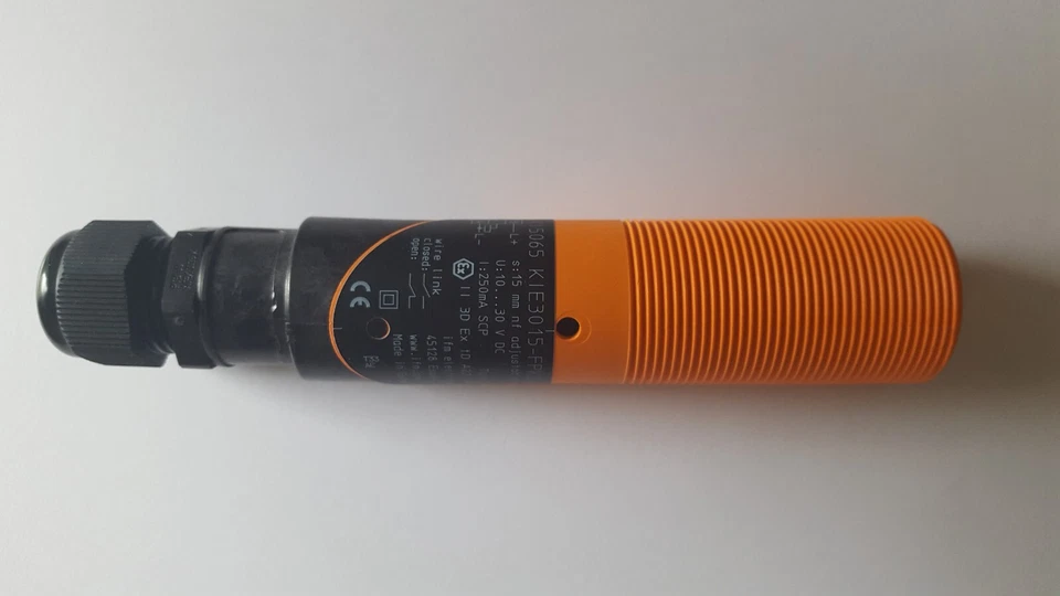 IFM Efector KI5065 KIE3015-FPKG/NI/3D Capacitive Sensor - Image 1 of 1