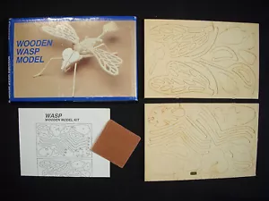 PUZZLE modello WASP legno 3D 1993 vintage legno INSETTO NUOVO giocattolo artigianale CHADWICK - Foto 1 di 7