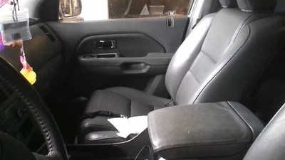 PILOT     2007 Front Door Trim Panel 31278875 Foto 1 de 4