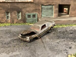 1976 Plymouth Road Runner Wrecked Weathered Rusty Custom 1/64 Diecast Barn Find