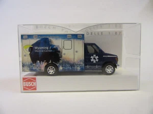 Busch 1:87 Ford Ambulanza Wyoming Raccolta Serie #8 Modello Finito - Picture 1 of 2